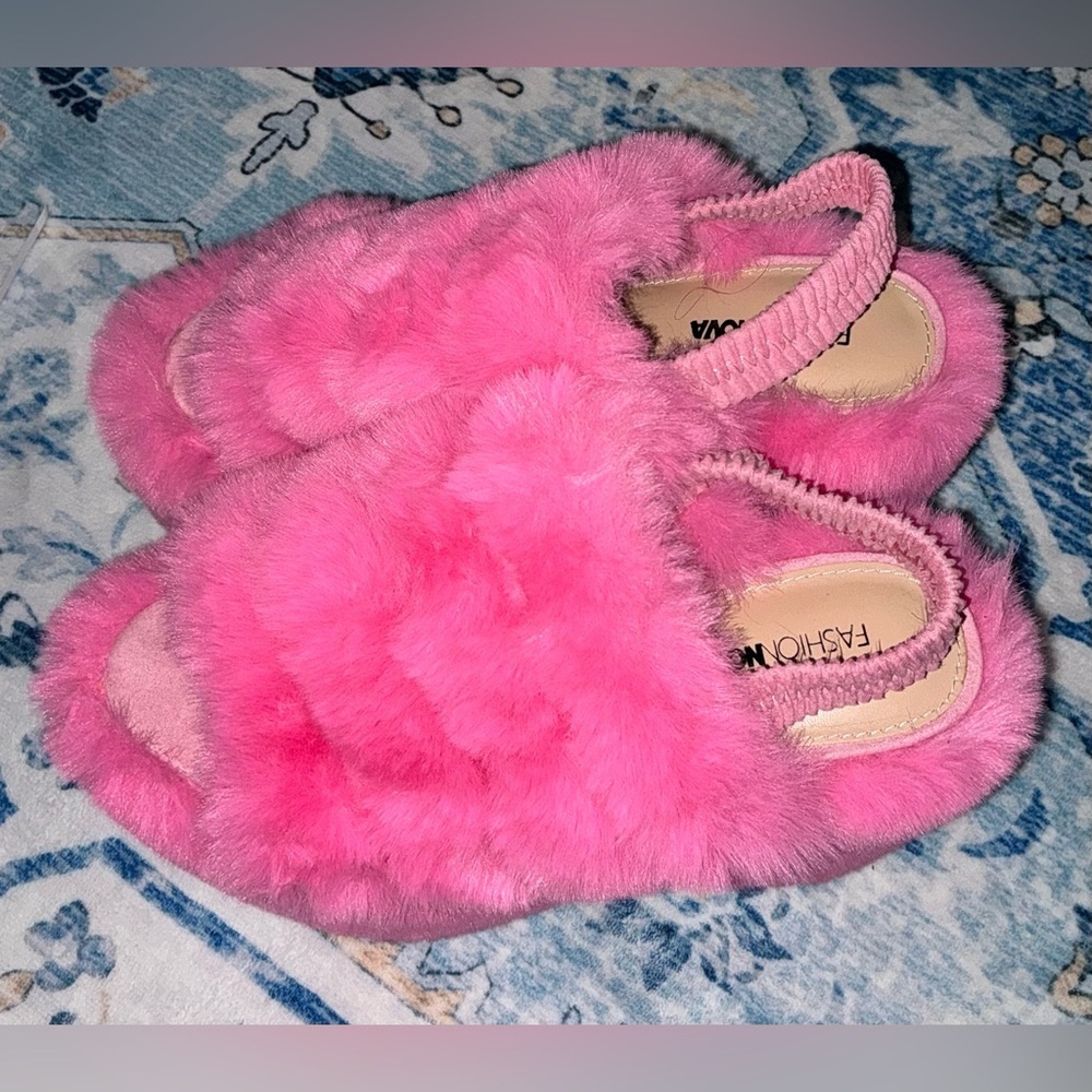 Fashion Nova Pink Fuzzy Platform Slide Sandals - Picture 2 of 5